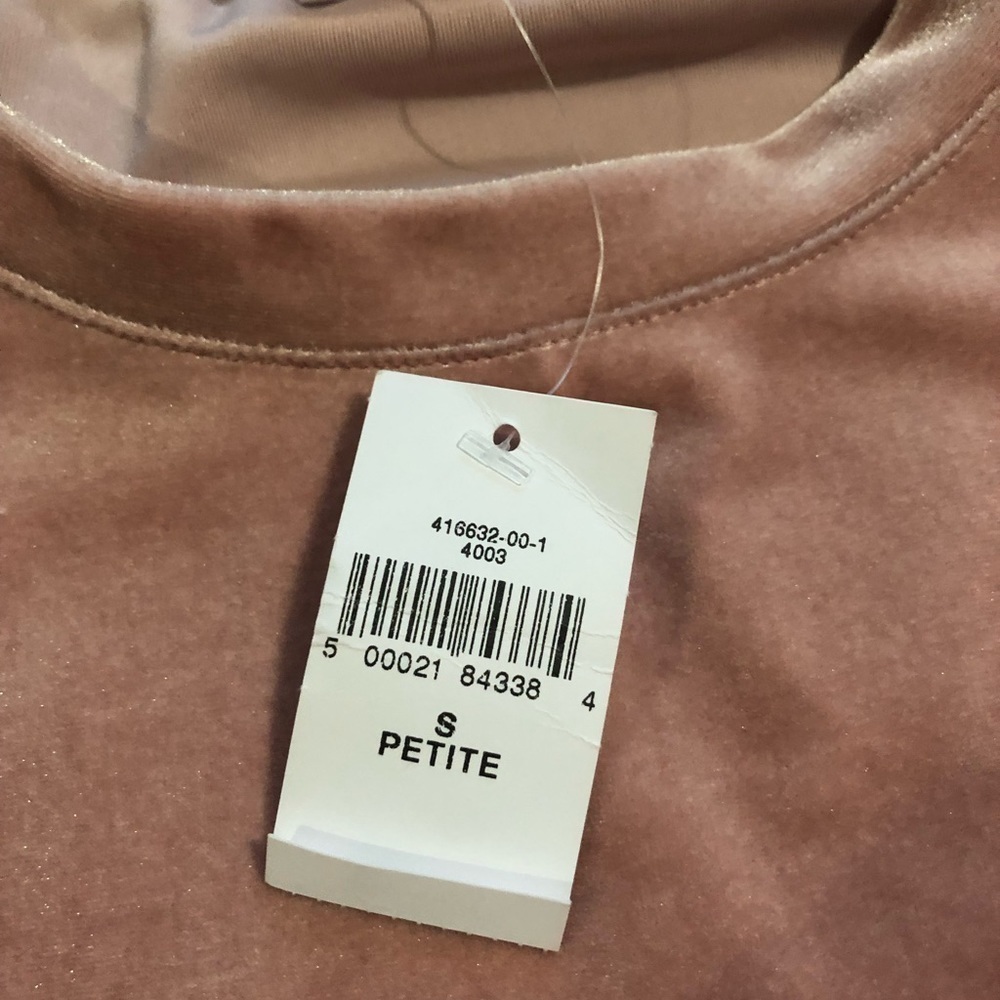 Gap Velvet petite top women’s - Picture 2 of 4